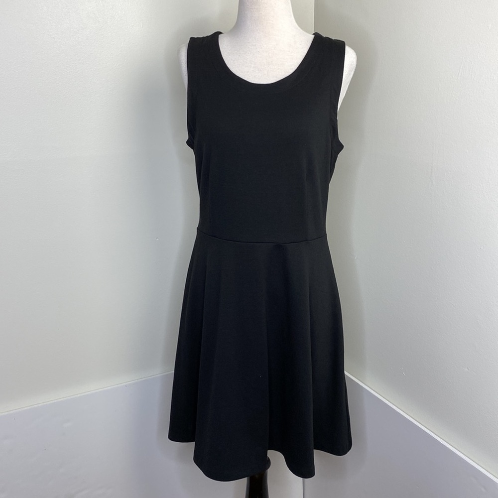 Black Sleeveless Fit & Flare Dress‎ With Back Zipper Closure In Size Large
